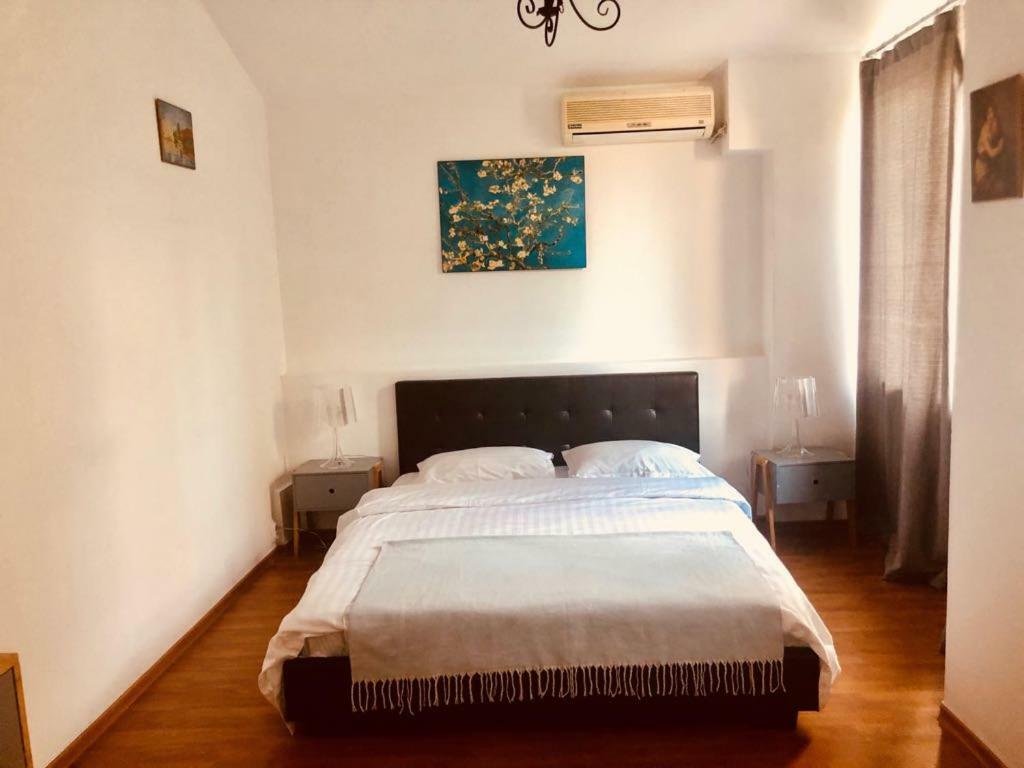 Nonna Mia Hotel Bucarest Extérieur photo